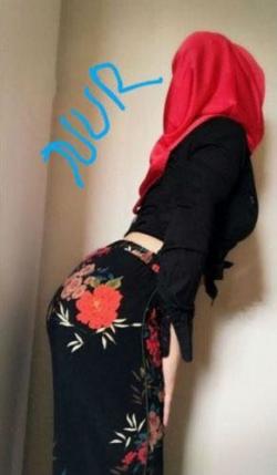 Ateşli eve gelen kız Ekim