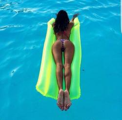 Seksapel kaprissiz kadın Müyesser