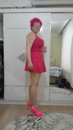 VİP kendi yeri olan kadın Azize